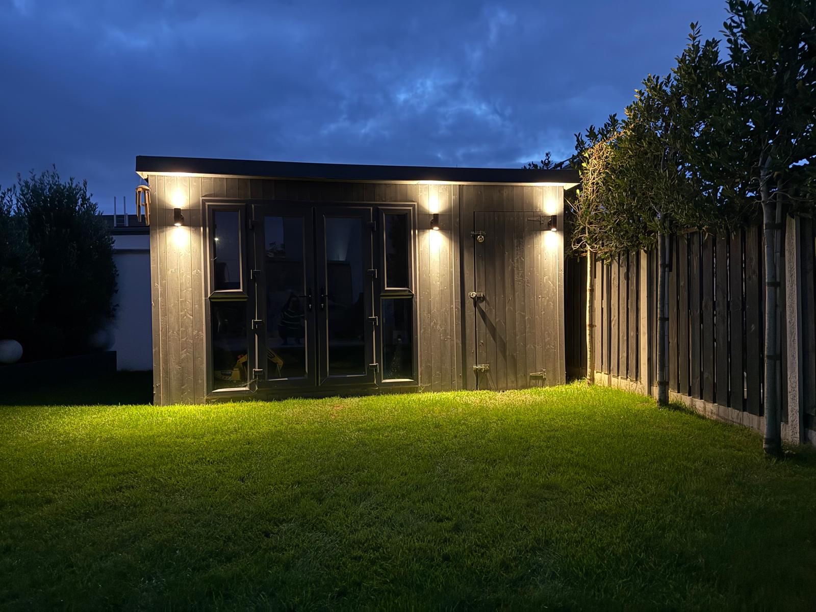 Outdoor lighting installation